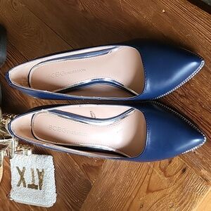 BCBG Harlia silver chain edge Heels Pumps  size 7M Blue